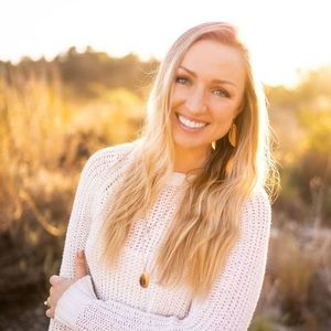 Meet your Posher, Corrinne